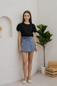 Paula Textured Puffed Sleeved Top In Black (XS)