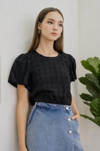 Paula Textured Puffed Sleeved Top In Black (XS)