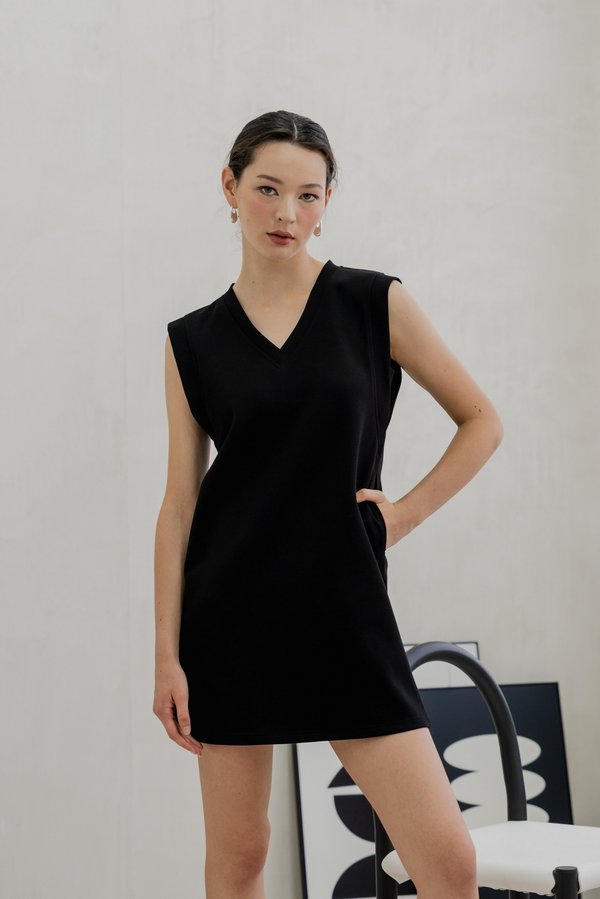 Cassidi Capped Sleeve Basic Dress In Black (XXL)