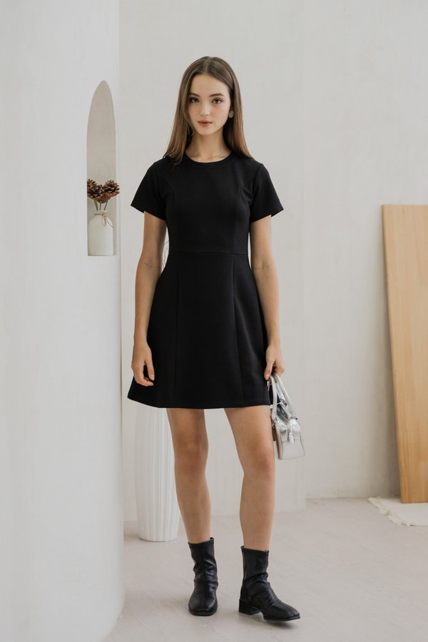 Carmen Panelled Dress In Black (XS)