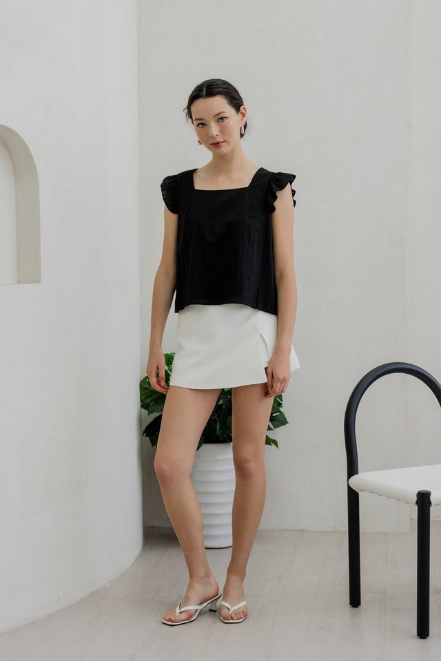 Rikita Textured Ruffle Sleeve Top In Black