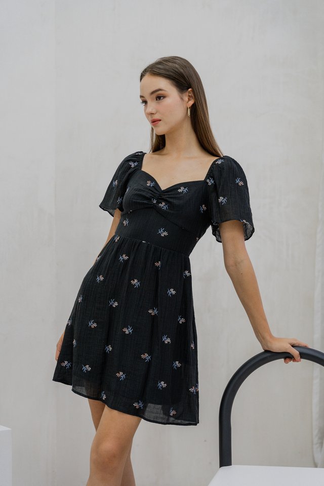 Tea Textured Florette Dress In Black