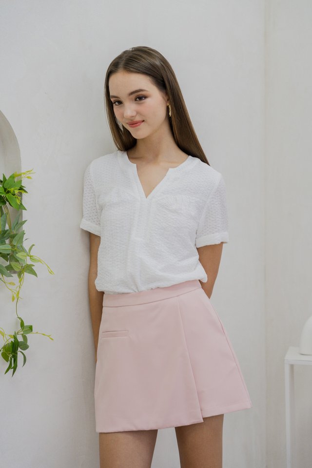 Tomi Textured V Neck Top In White