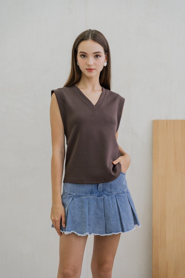 Cassidi Cotton V Neck Basic Top In Olive Brown
