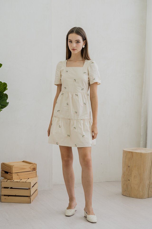 Rosette Floral Embroidered Tiered Dress In Cream