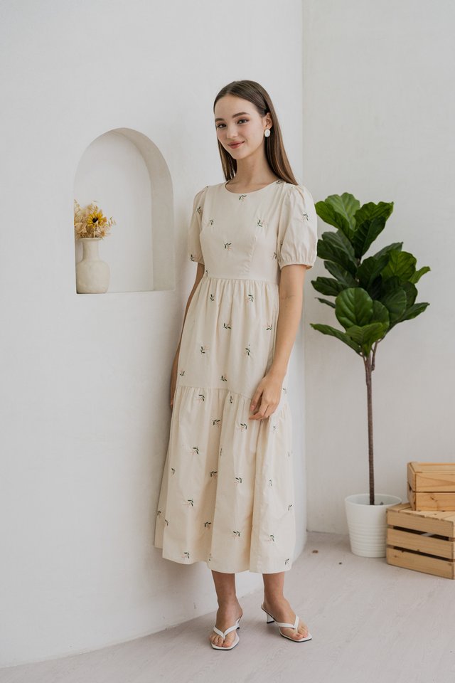 Rosette Floral Embroidered Maxi Dress In Cream