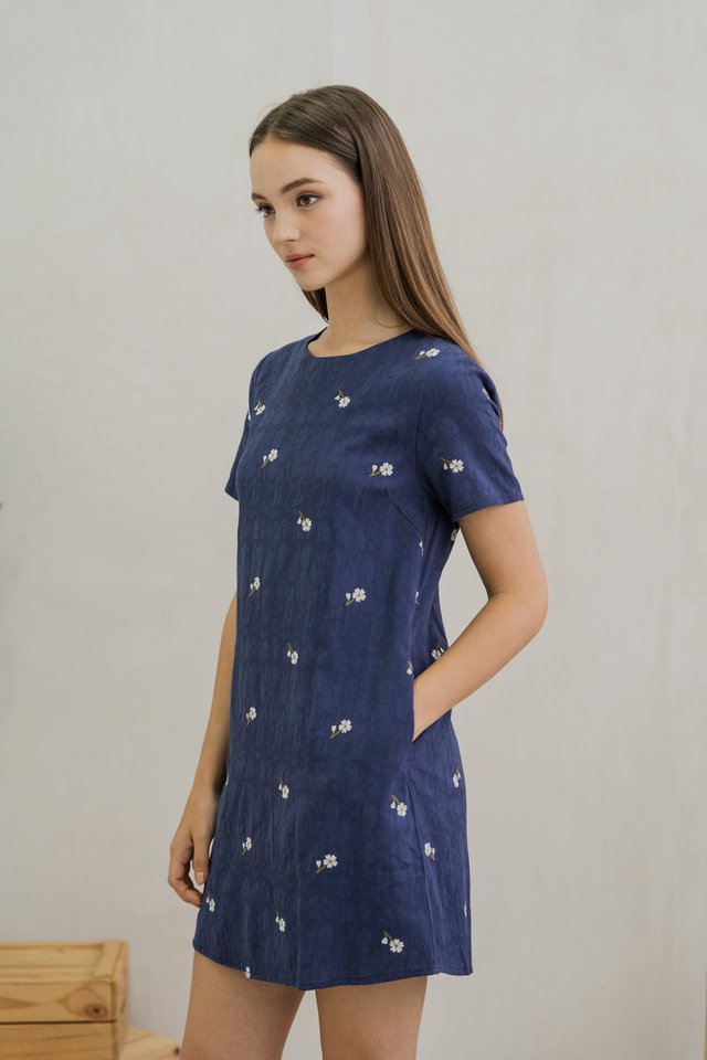 Tanya Textured Floret Shift Dress In Navy