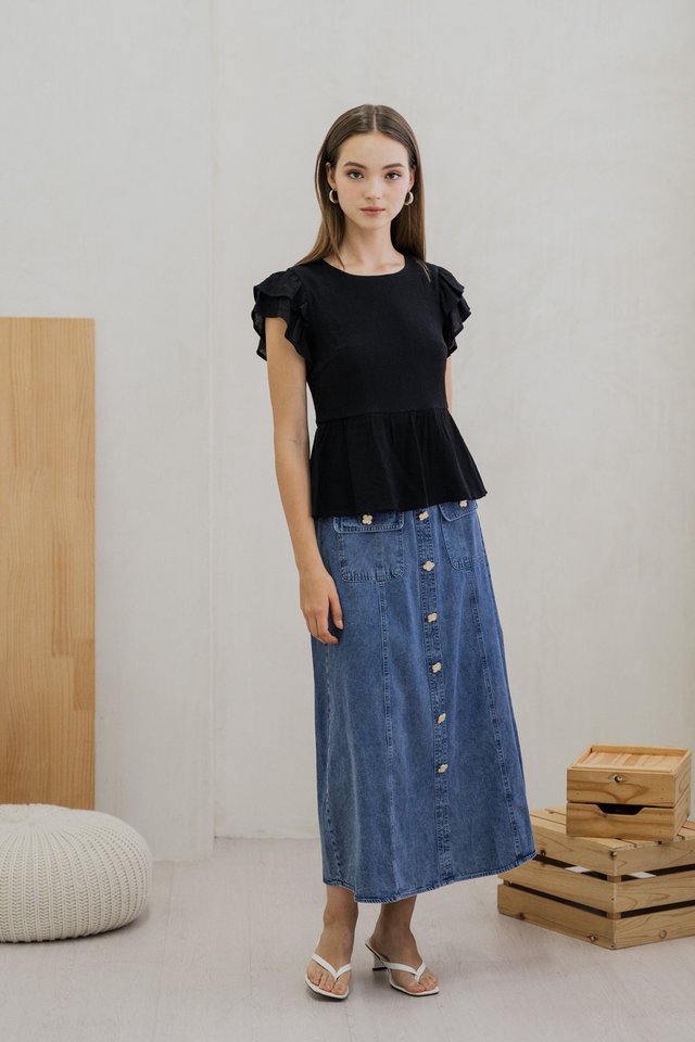 Tricia Flutter Sleeve Top In Black