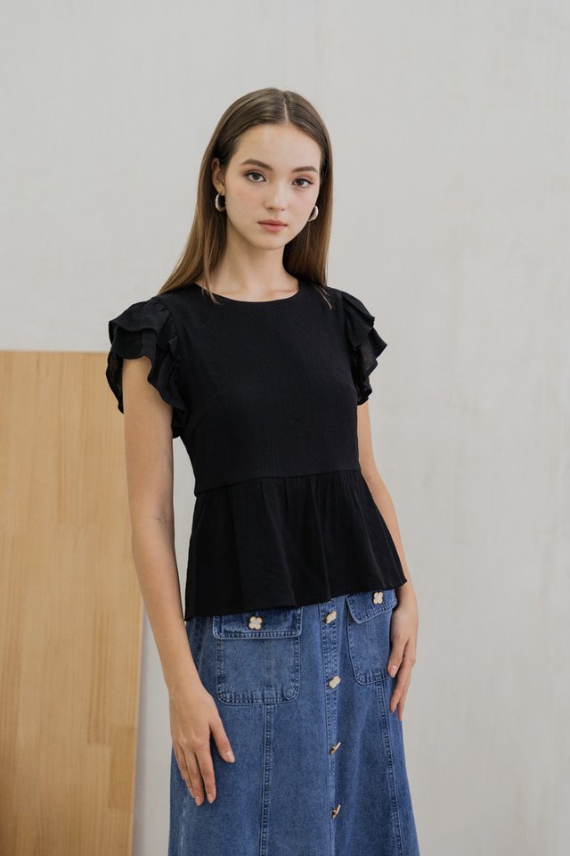 Tricia Flutter Sleeve Top In Black