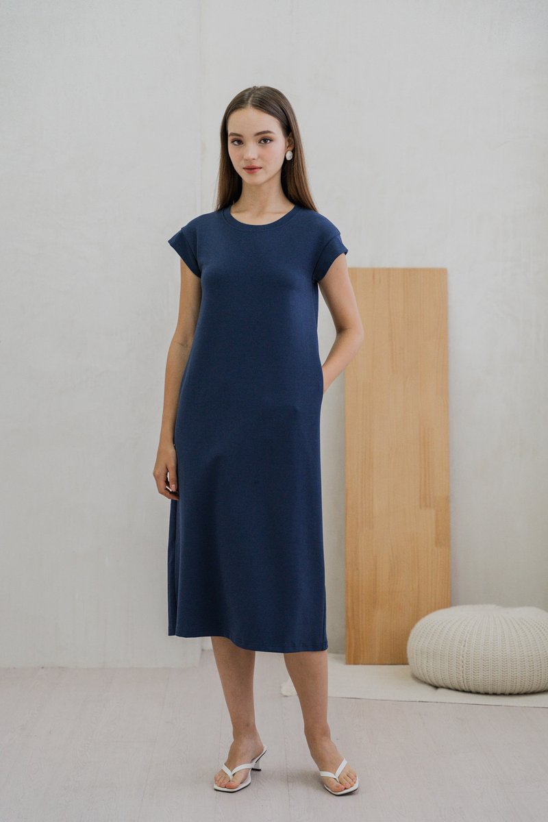 Braelynn Basic Midi Dress In Navy (XS)