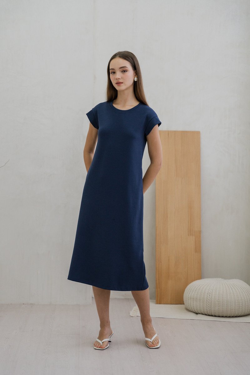 Braelynn Basic Midi Dress In Navy (XS)