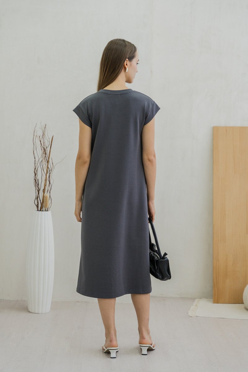 Braelynn Basic Midi Dress In Gunmetal Grey (XS)