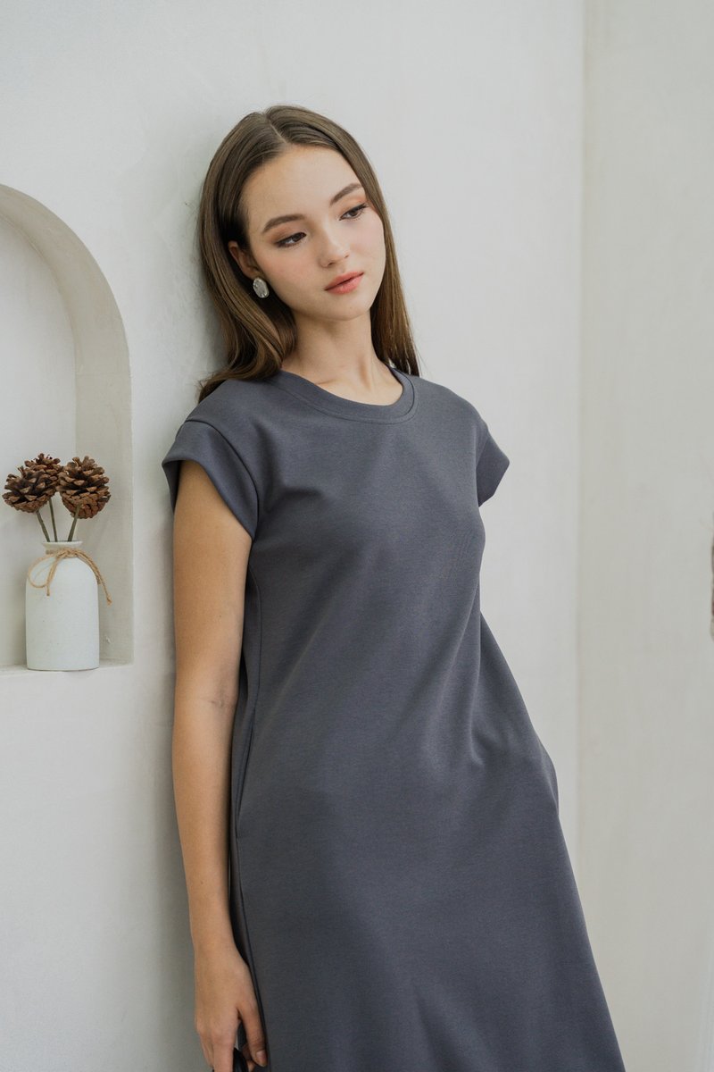 Braelynn Basic Midi Dress In Gunmetal Grey (XS)