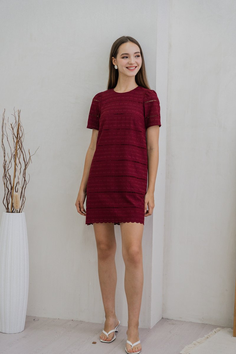 Larissa Eyelet Shift Dress In Wine (XS)