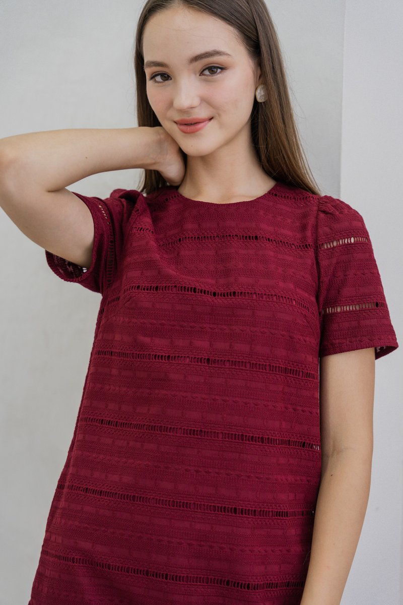 Larissa Eyelet Shift Dress In Wine (XS)