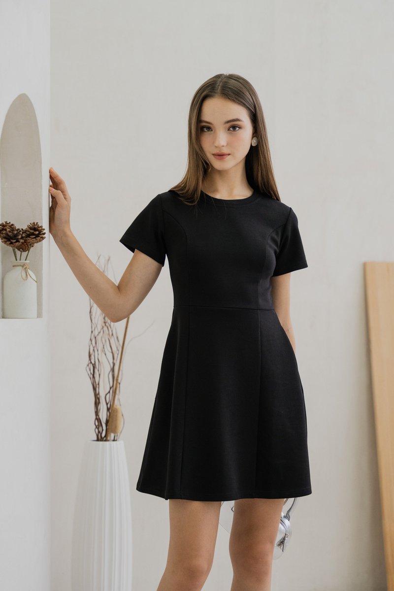 Carmen Panelled Dress In Black (XS)