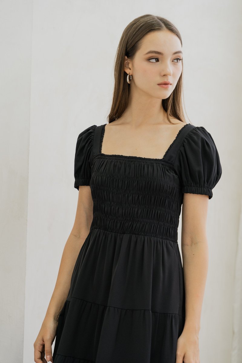 Shyla Smocked Tiered Maxi Dress In Black (XS)