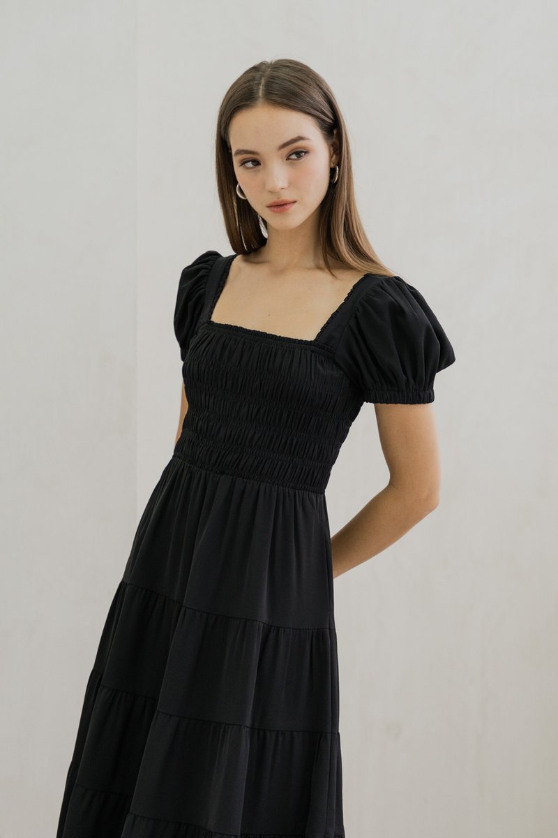 Shyla Smocked Tiered Maxi Dress In Black (XS)