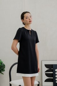 Britney Pleat Hem Bow Dress In Black (XS)