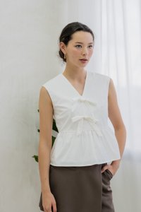 Posie V Neck Ribbon Peplum Top In White (XL)
