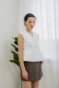 Posie V Neck Ribbon Peplum Top In White (XL)