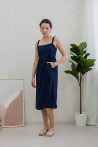 Elle Eyelet Midi Dress In Navy (XS)