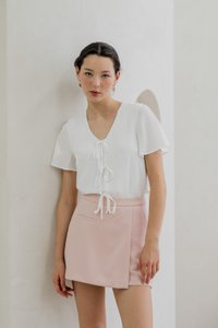Tiera Textured Tie Ribbon Top In White