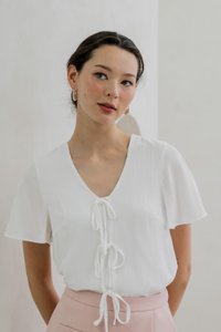 Tiera Textured Tie Ribbon Top In White