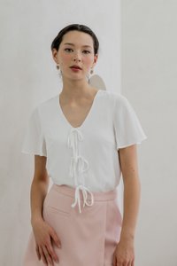 Tiera Textured Tie Ribbon Top In White