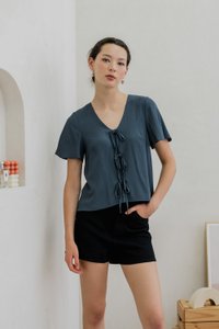 Tiera Textured Tie Ribbon Top In Gunmetal