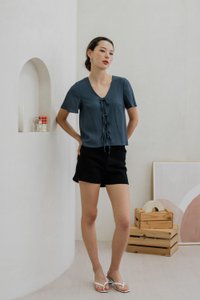 Tiera Textured Tie Ribbon Top In Gunmetal