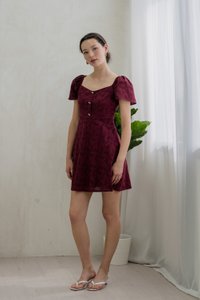 Evonka Eyelet Ribbonette Dress In Wine (XS)