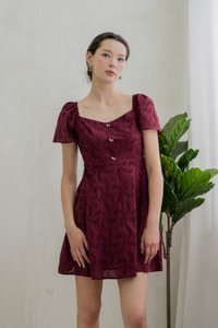 Evonka Eyelet Ribbonette Dress In Wine (XS)