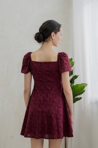 Evonka Eyelet Ribbonette Dress In Wine (XS)