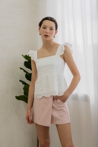 Belinda Eyelet Hem Babydoll Top In White (XS)