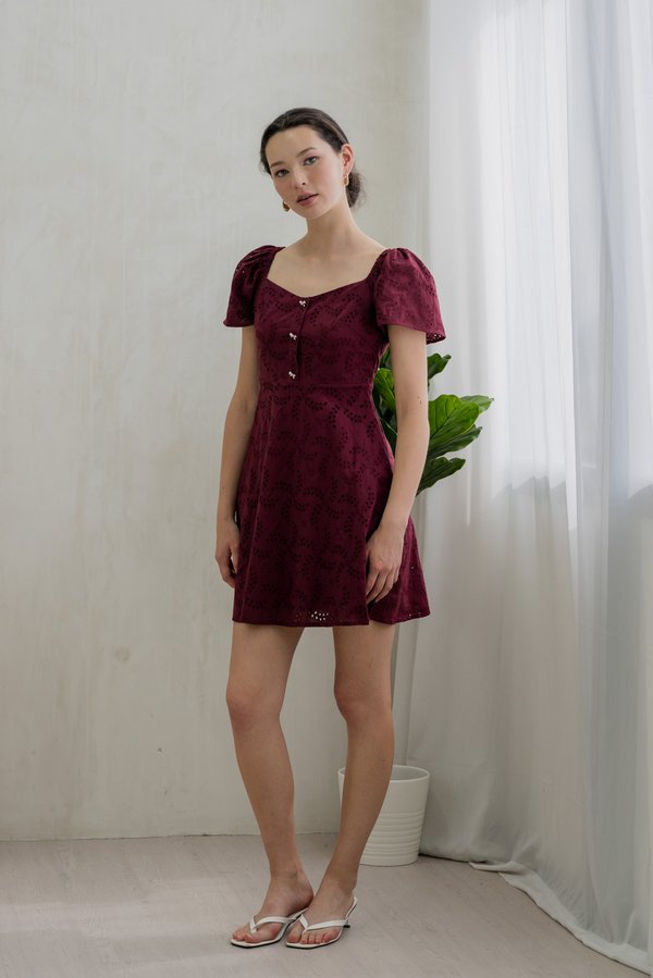 Evonka Eyelet Ribbonette Dress In Wine (XS)