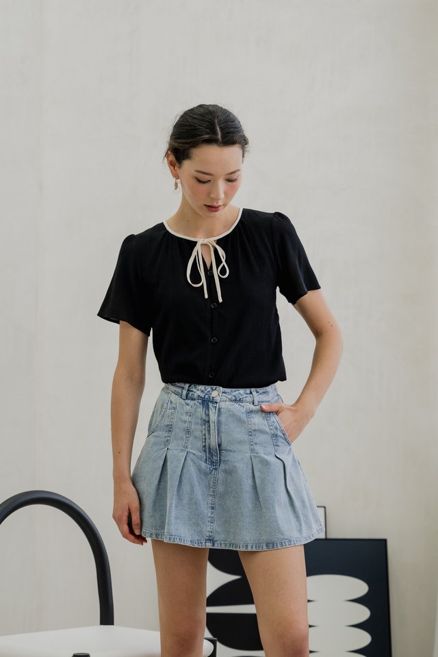 Topaz Textured Contrast Ribbon Top In Black