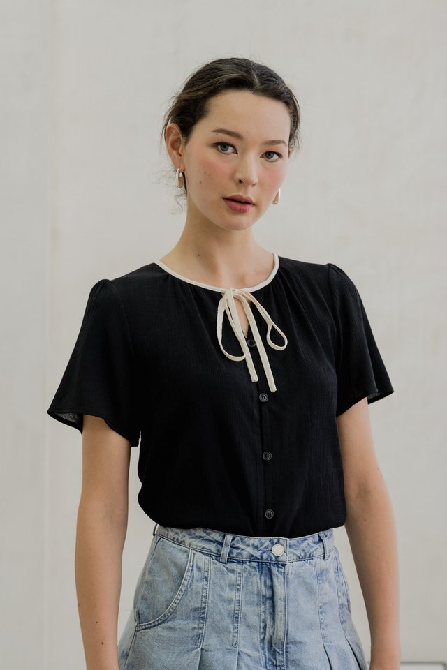 Topaz Textured Contrast Ribbon Top In Black