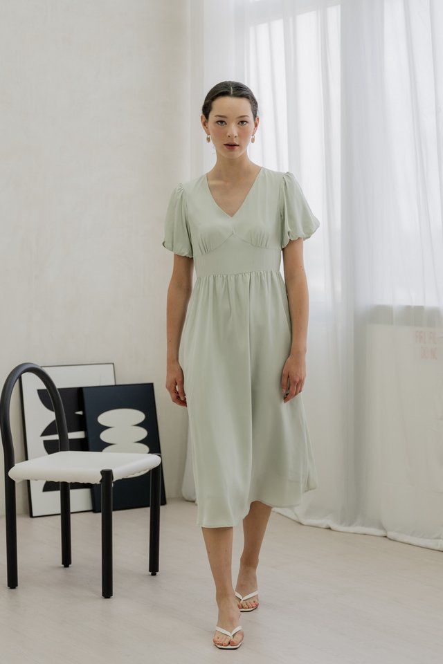 Paisley Puffed Sleeve Empire Midi Dress In Sage