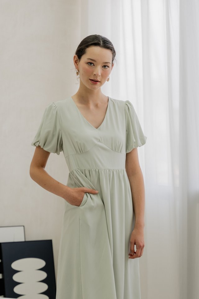 Paisley Puffed Sleeve Empire Midi Dress In Sage