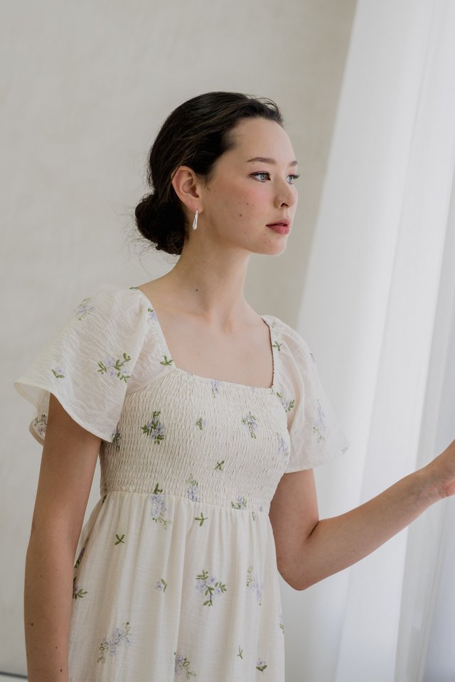 *ONLINE EXCLUSIVE* Briana Textured Smock Tier Maxi Dress In Cream