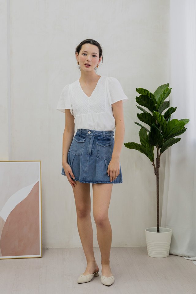 Emi Textured Eyelet Top In White