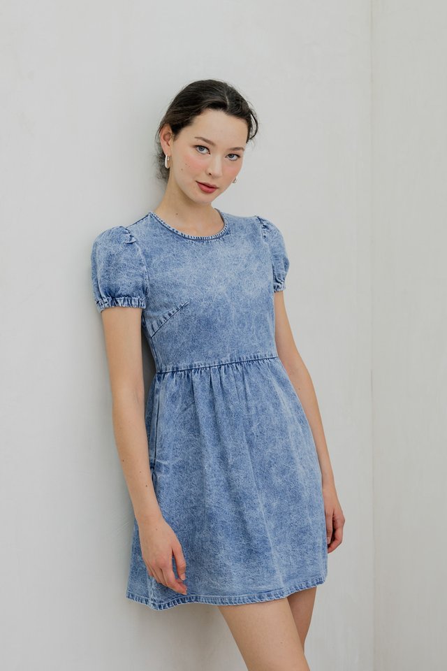 Doa Puffed Sleeve Denim Dress