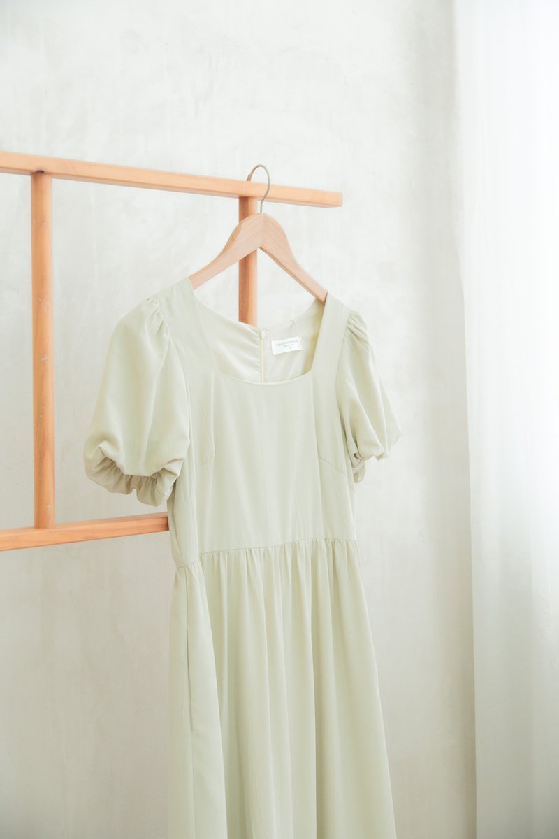 Theresa Texture Puffed Sleeve Maxi Dress In Sage (XS)