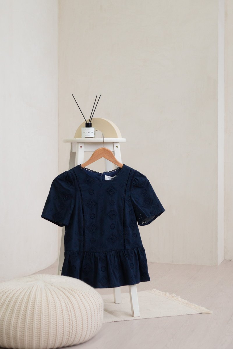 Cove Eyelet Peplum Top In Navy (XS)