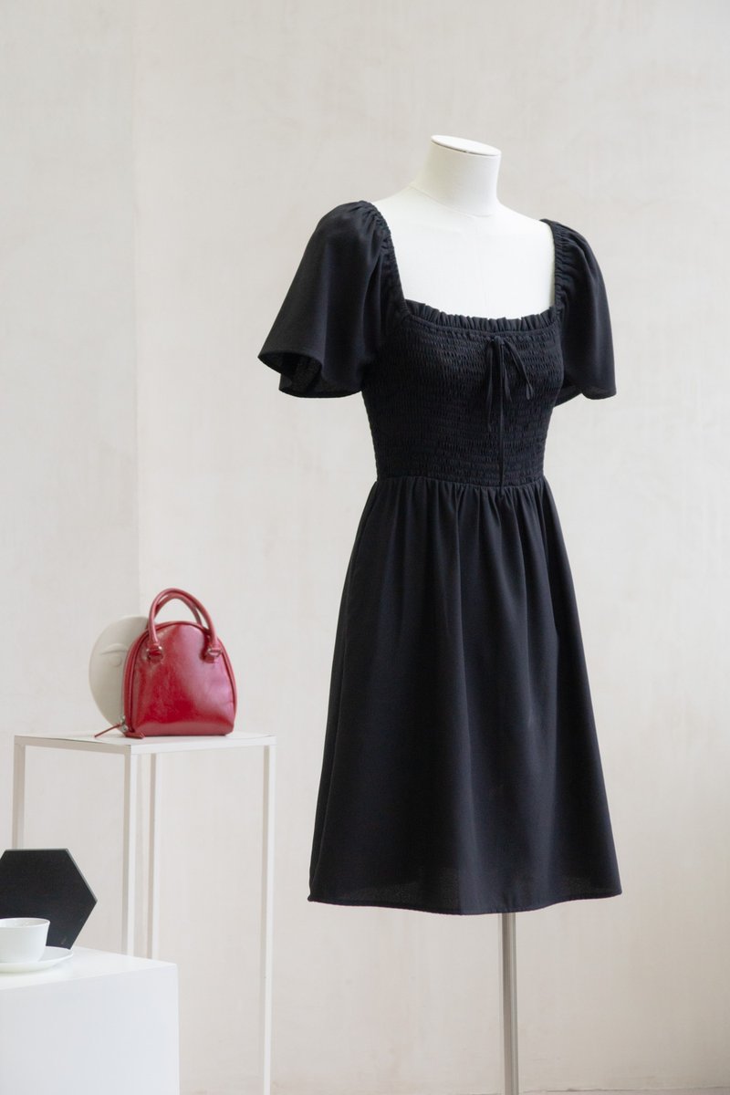 Rowana Ribbon Smocked Dress In Black (XS)