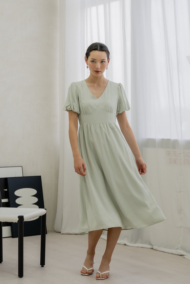 Paisley Puffed Sleeve Empire Midi Dress In Sage
