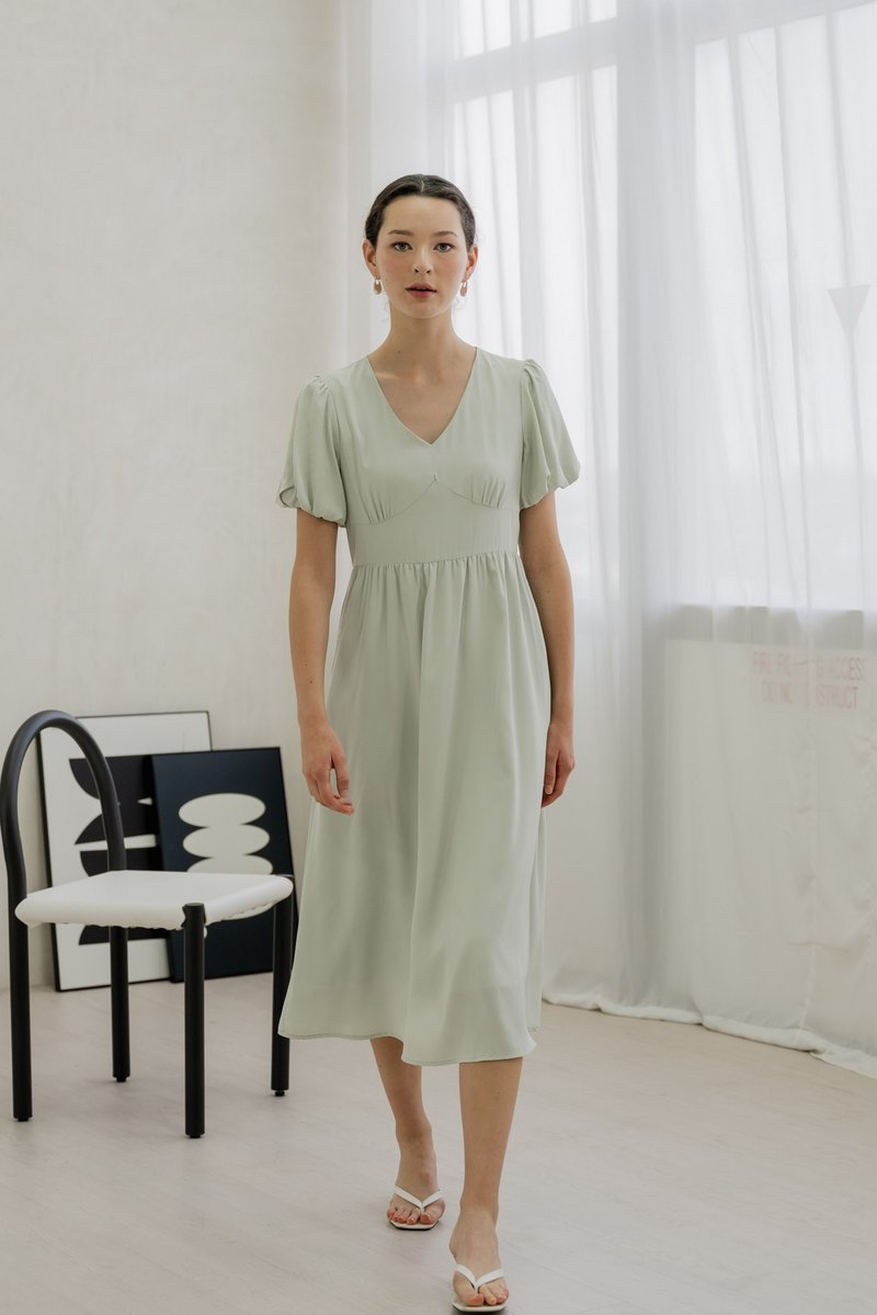 Paisley Puffed Sleeve Empire Midi Dress In Sage