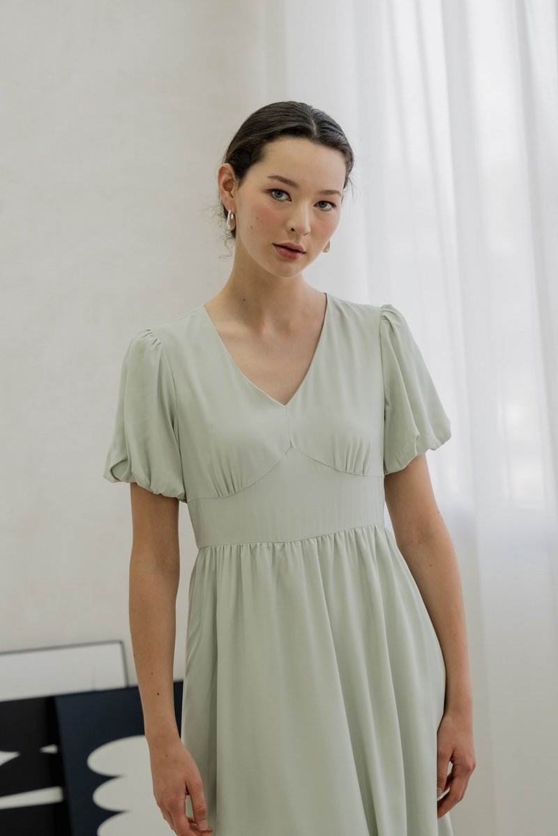 Paisley Puffed Sleeve Empire Midi Dress In Sage