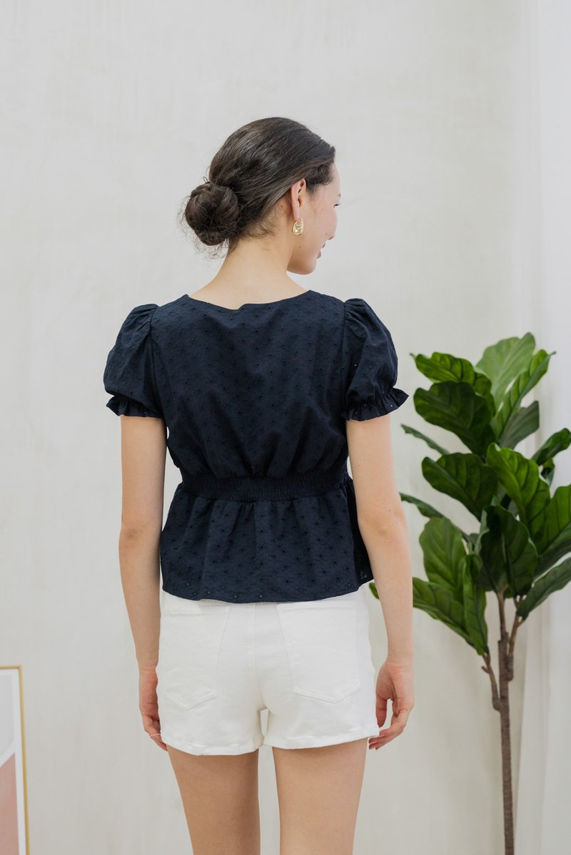 Sora Smocked Waist Eyelet Top In Navy (XS)